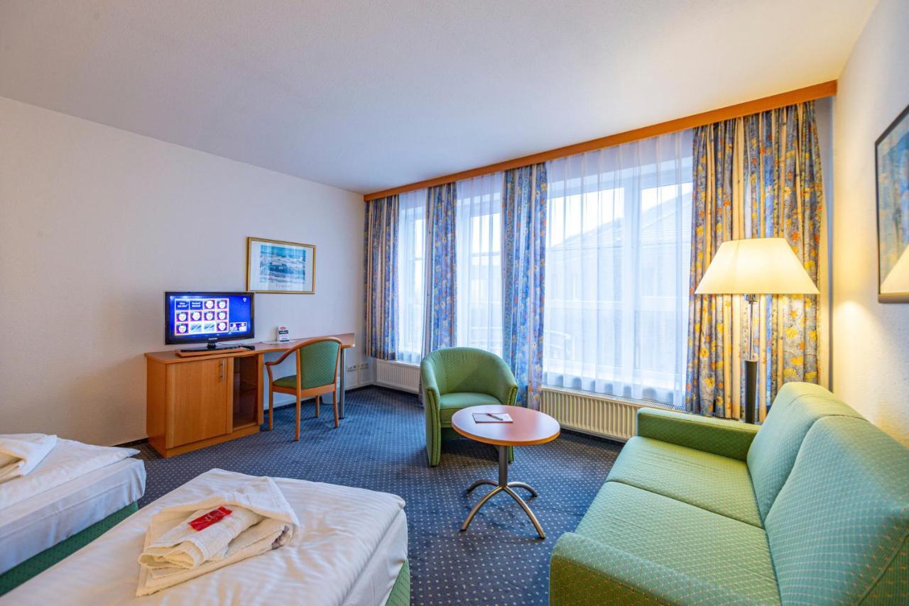 Hotel Rostock West Im "Kritzmow Park" Extérieur photo