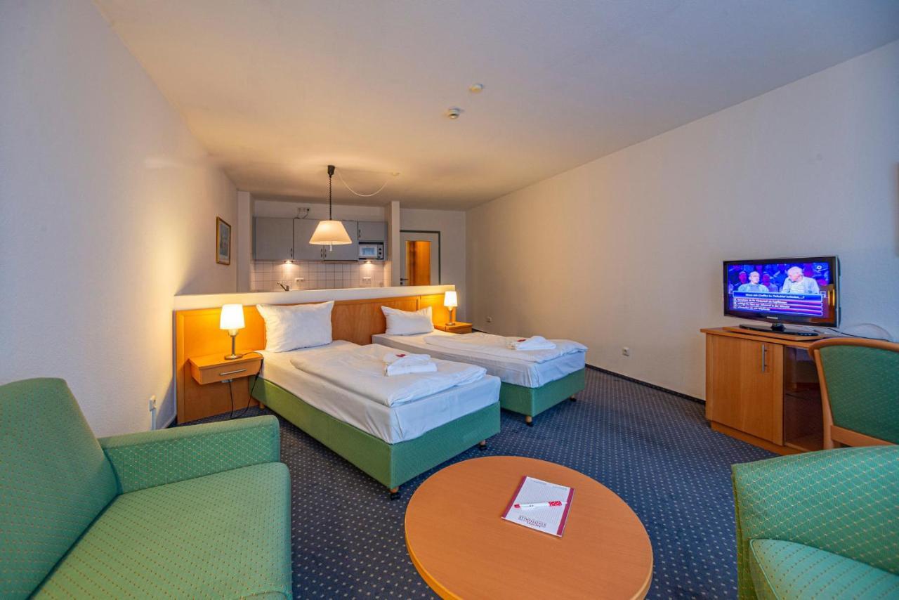 Hotel Rostock West Im "Kritzmow Park" Extérieur photo