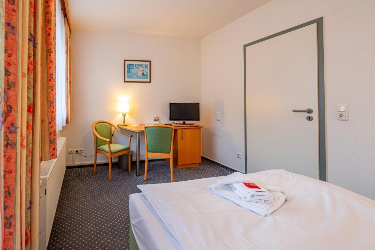 Hotel Rostock West Im "Kritzmow Park" Extérieur photo