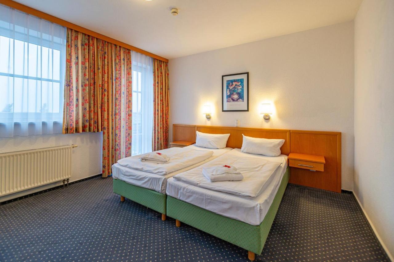 Hotel Rostock West Im "Kritzmow Park" Extérieur photo
