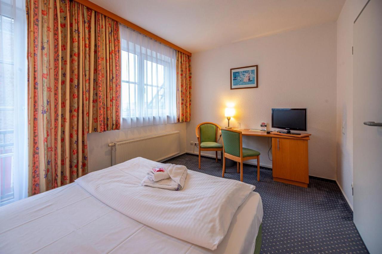 Hotel Rostock West Im "Kritzmow Park" Extérieur photo