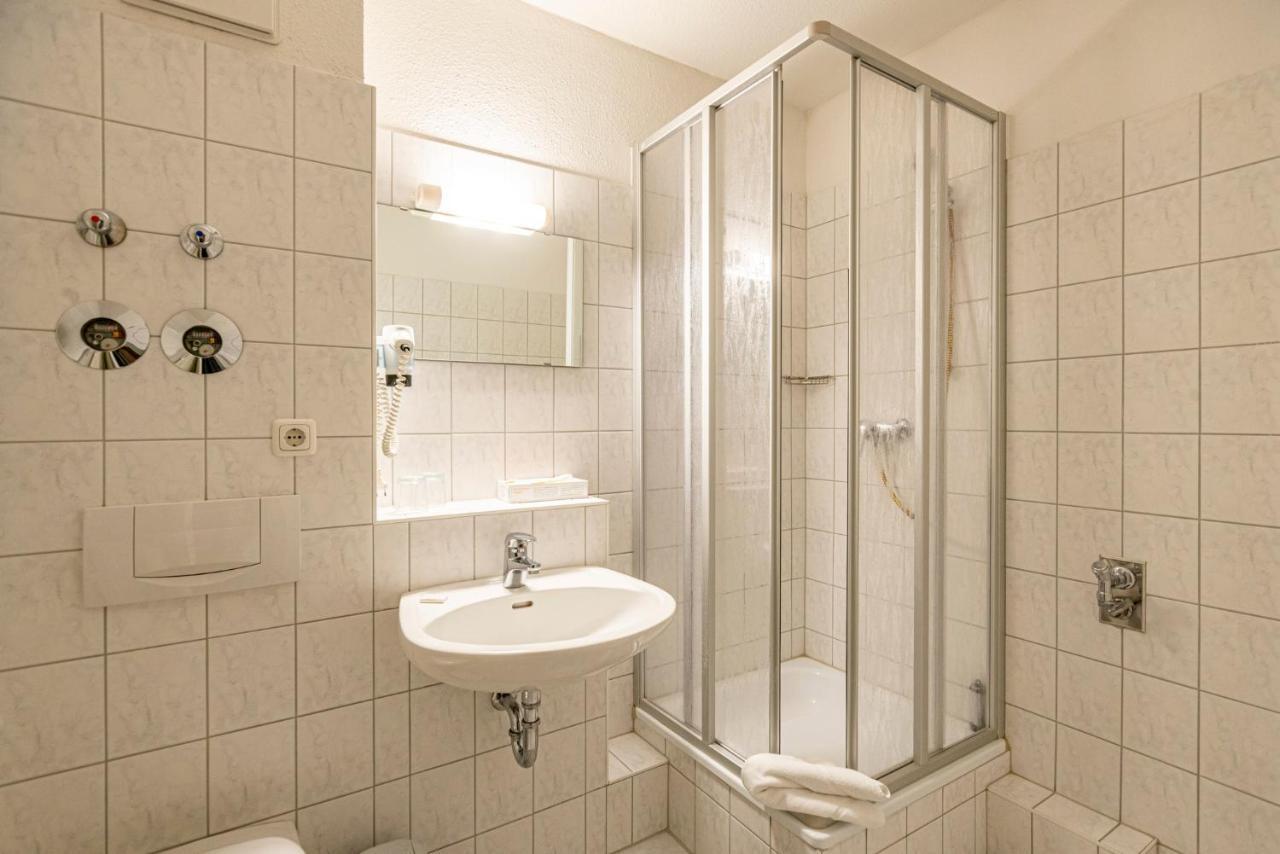 Hotel Rostock West Im "Kritzmow Park" Extérieur photo