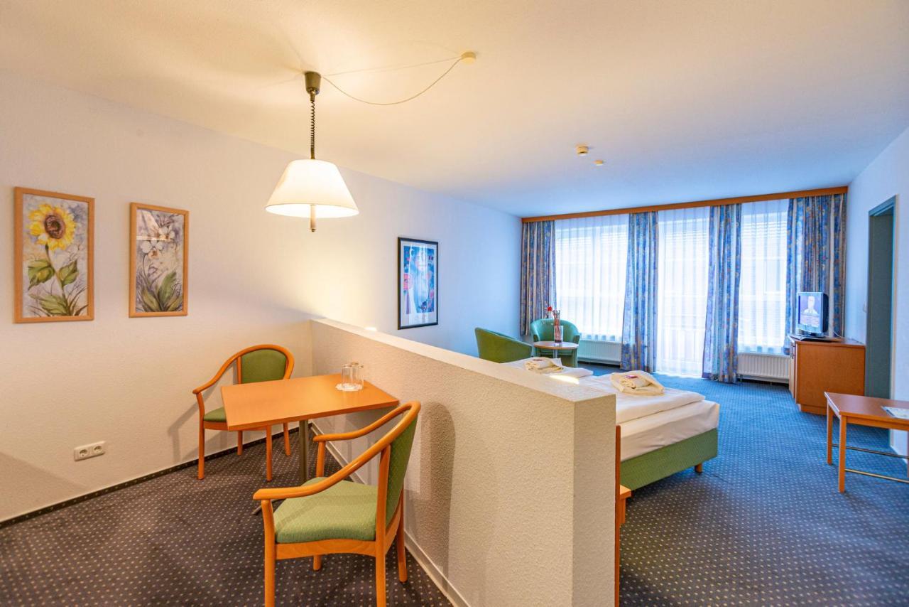 Hotel Rostock West Im "Kritzmow Park" Extérieur photo